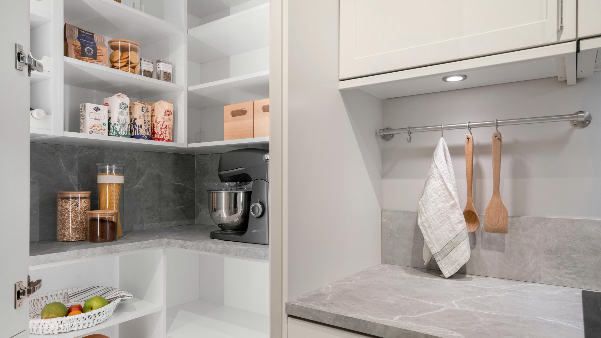 パントリーは「食品庫」から「家事ステーション」へ